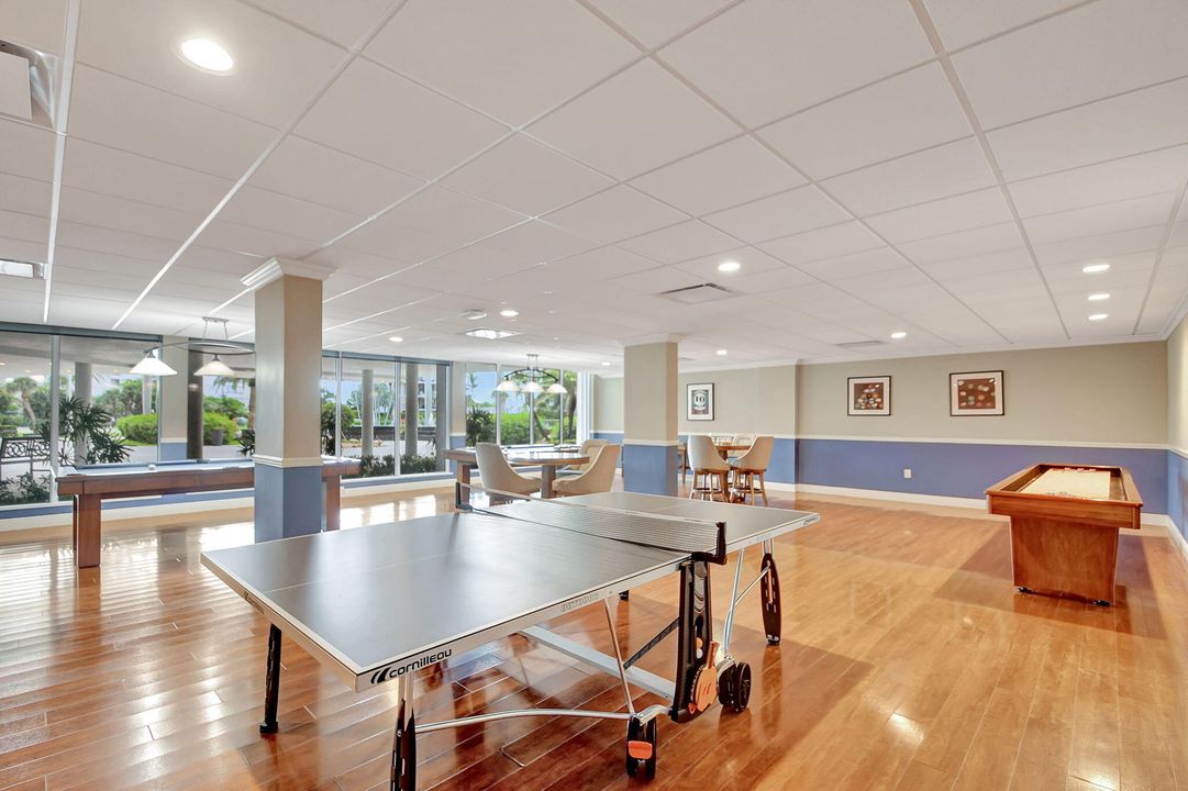 出租: $11,500 (2 贝兹, 2 浴室, 1402 平方英尺)