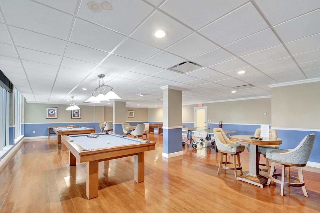 出租: $11,500 (2 贝兹, 2 浴室, 1402 平方英尺)