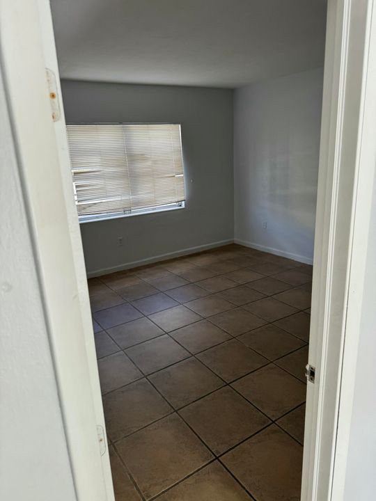 出租: $1,550 (2 贝兹, 1 浴室, 1000 平方英尺)