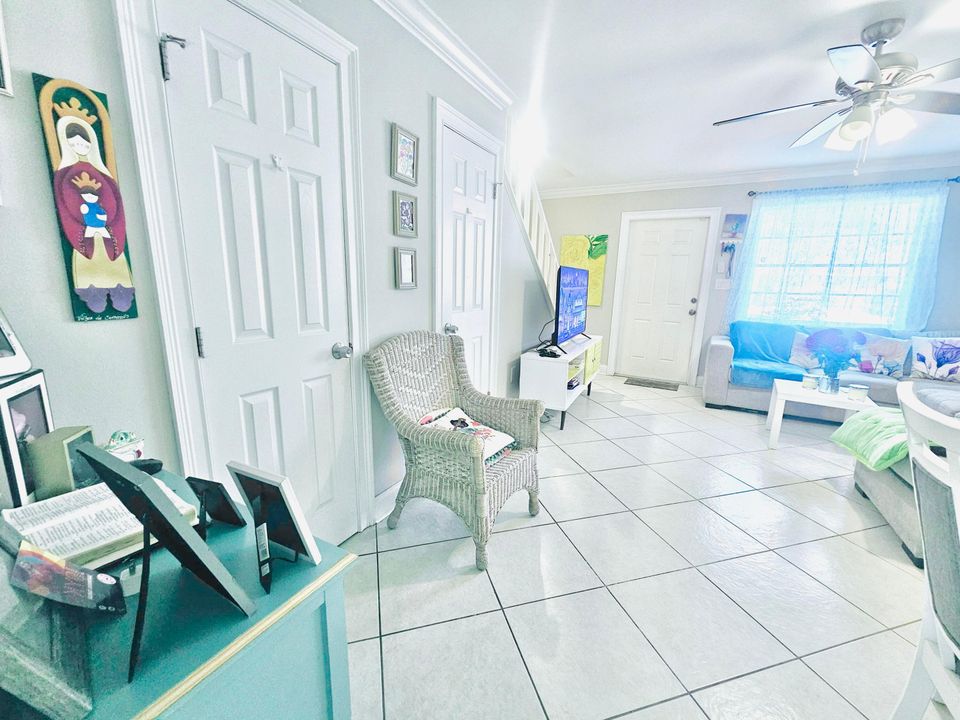 En Venta: $138,500 (2 camas, 2 baños, 1120 Pies cuadrados)