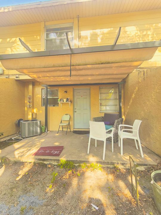 En Venta: $138,500 (2 camas, 2 baños, 1120 Pies cuadrados)