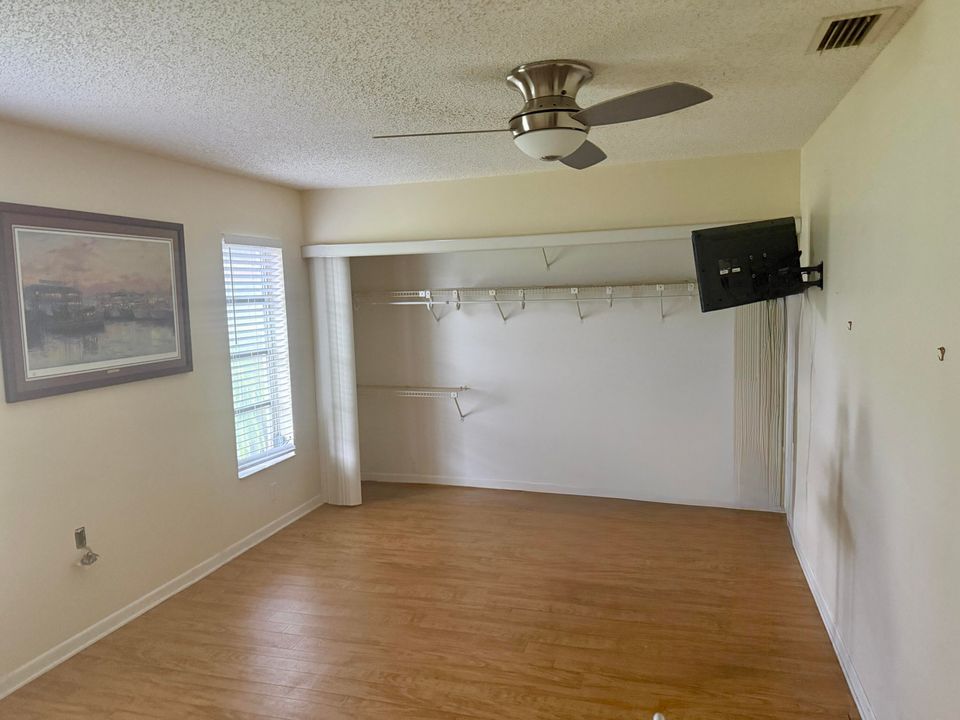 For Sale: $158,750 (2 beds, 2 baths, 1175 Square Feet)