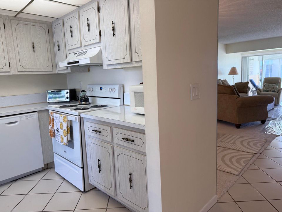 待售: $169,900 (2 贝兹, 2 浴室, 1148 平方英尺)