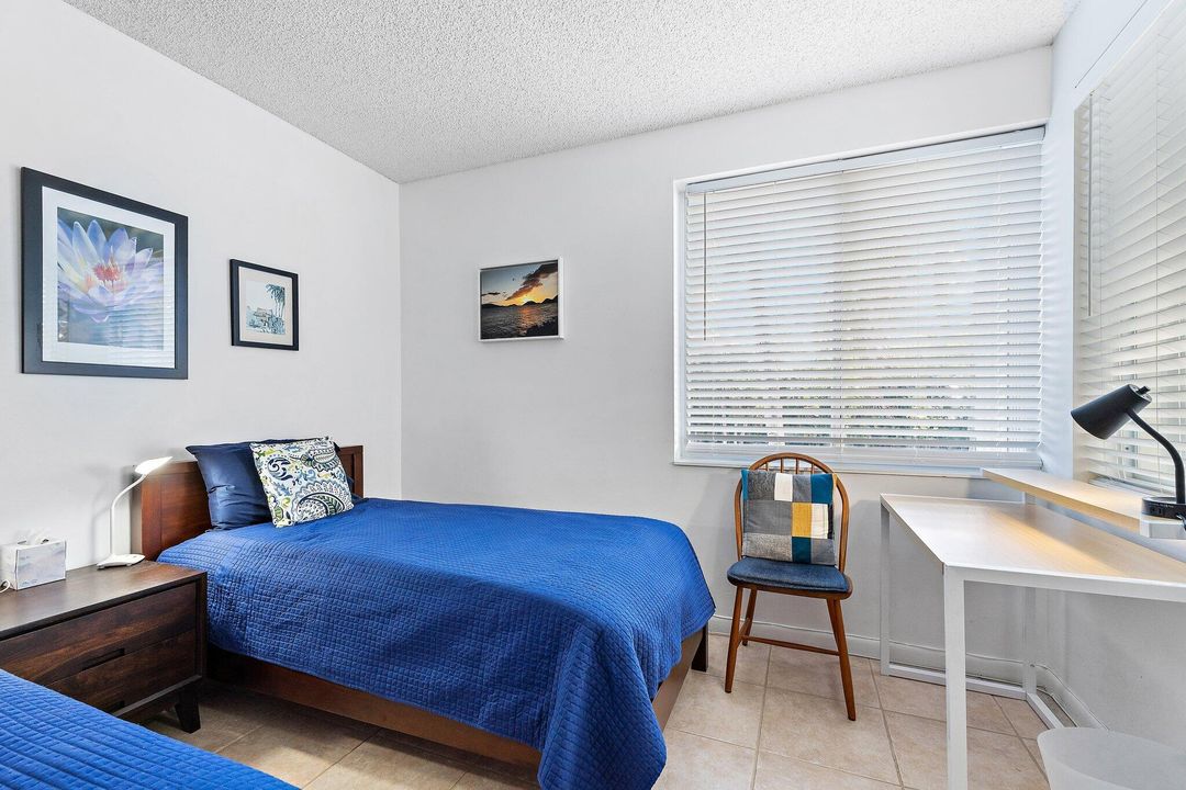 出租: $5,000 (2 贝兹, 2 浴室, 925 平方英尺)