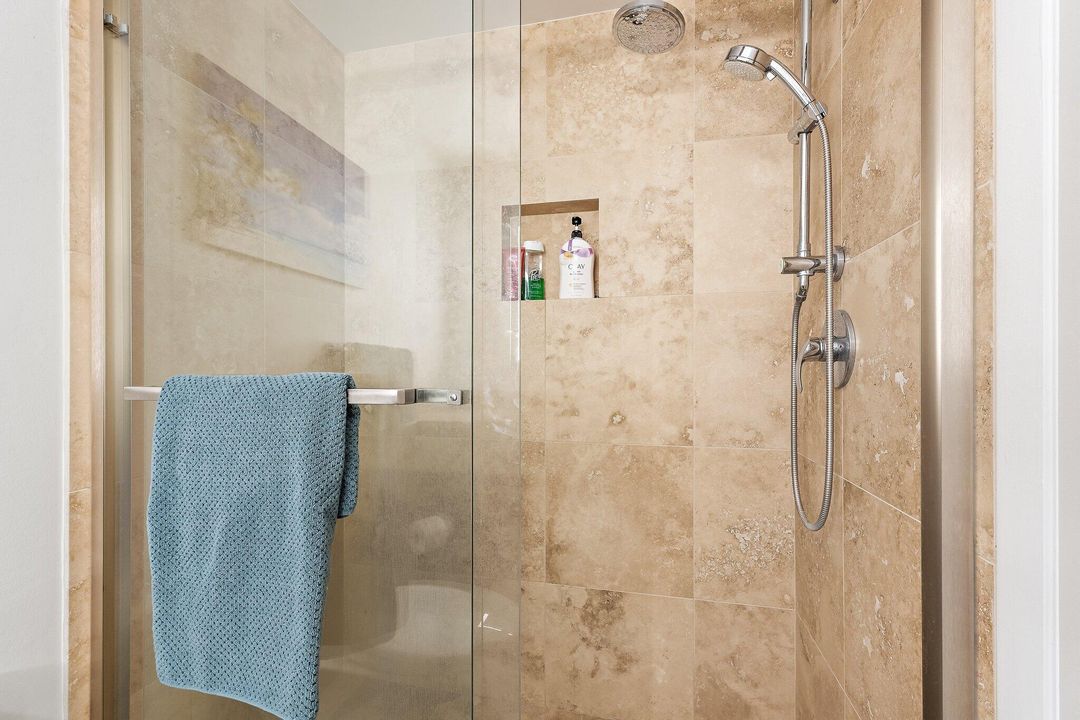 出租: $5,000 (2 贝兹, 2 浴室, 925 平方英尺)