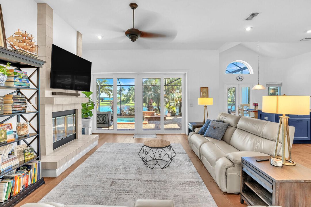 В аренду: $9,950 (3 спален, 3 ванн, 2516 Квадратных фут)