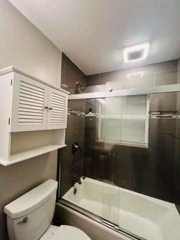 出租: $2,300 (1 贝兹, 1 浴室, 900 平方英尺)