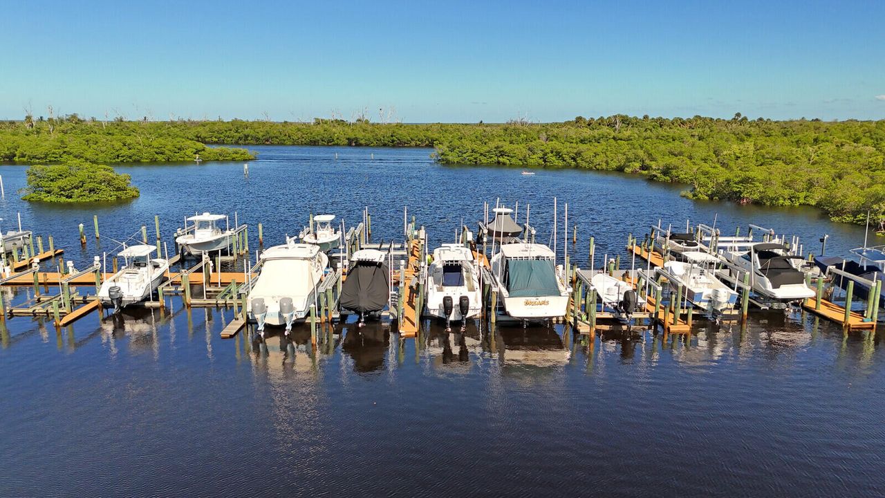 В аренду: $9,950 (3 спален, 3 ванн, 2516 Квадратных фут)