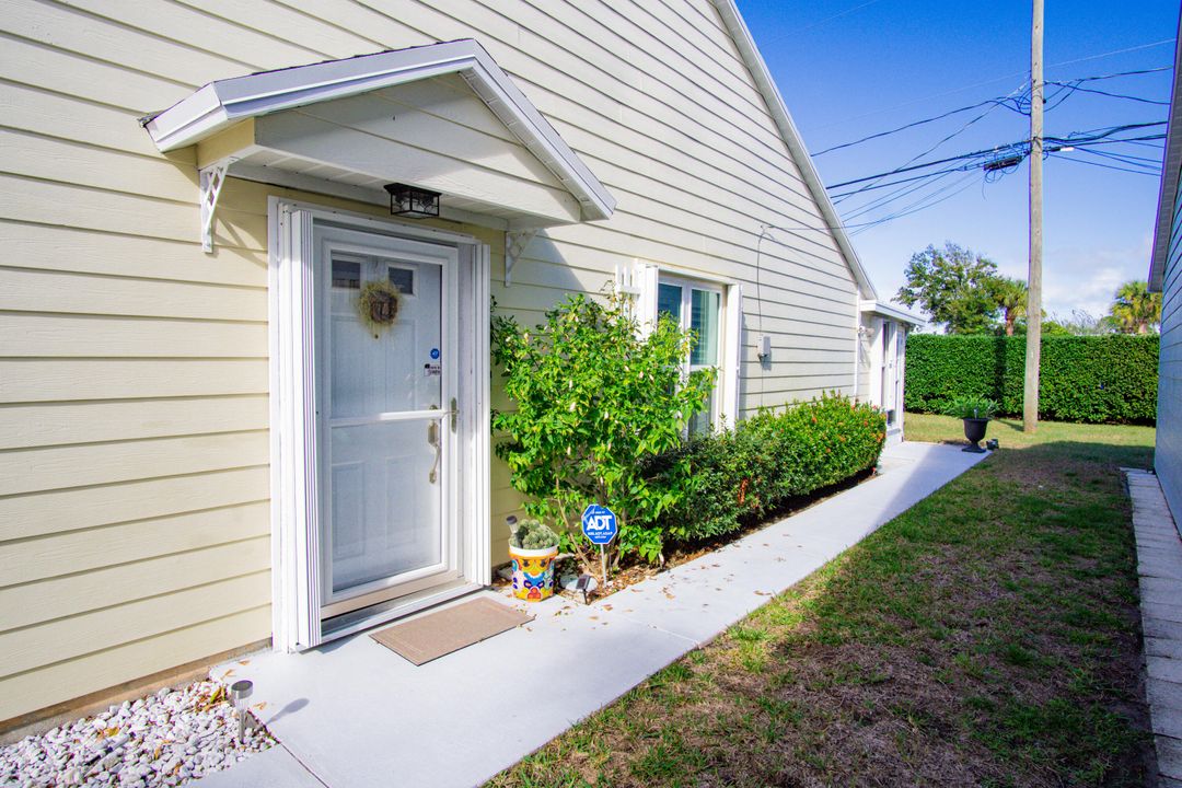 For Sale: $295,000 (2 beds, 2 baths, 1181 Square Feet)