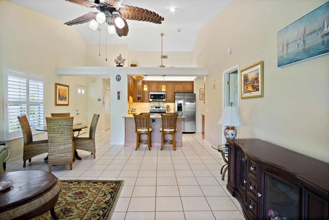 For Sale: $295,000 (2 beds, 2 baths, 1181 Square Feet)