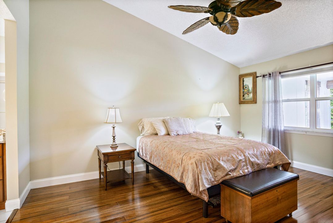 For Sale: $295,000 (2 beds, 2 baths, 1181 Square Feet)