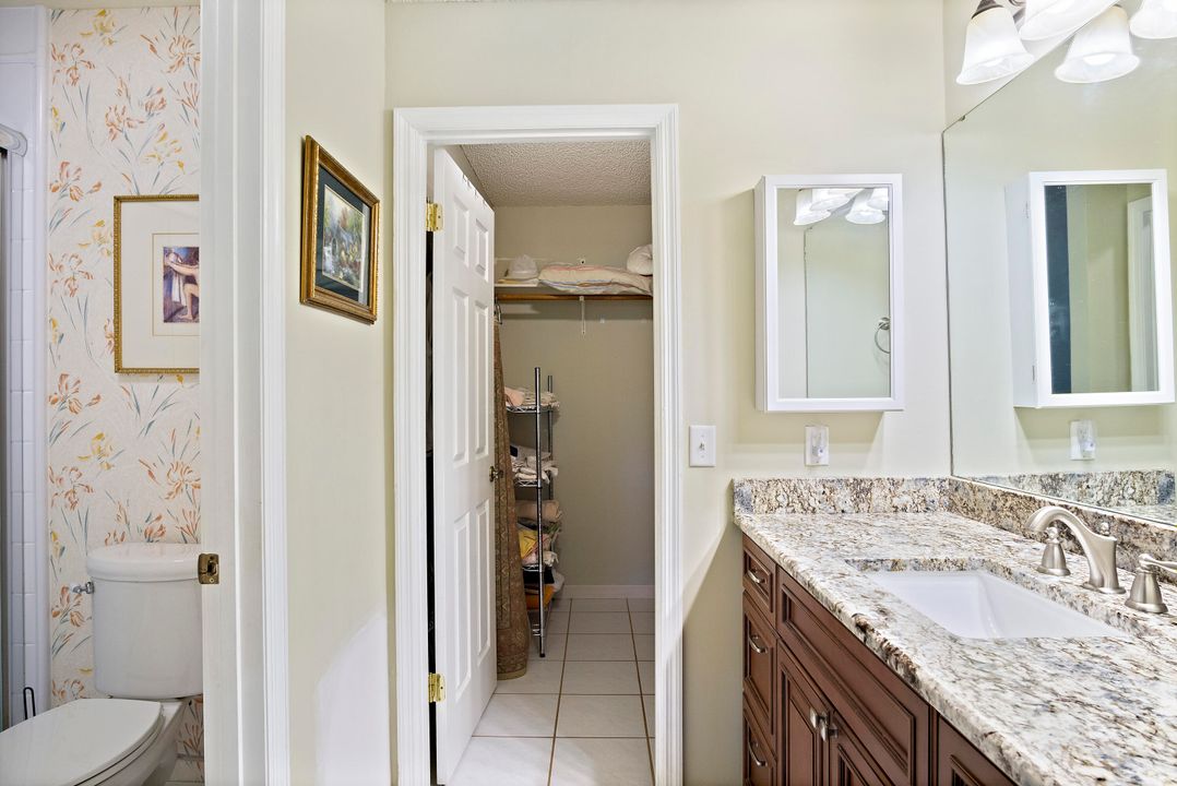 For Sale: $295,000 (2 beds, 2 baths, 1181 Square Feet)