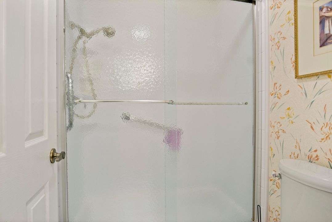 For Sale: $295,000 (2 beds, 2 baths, 1181 Square Feet)