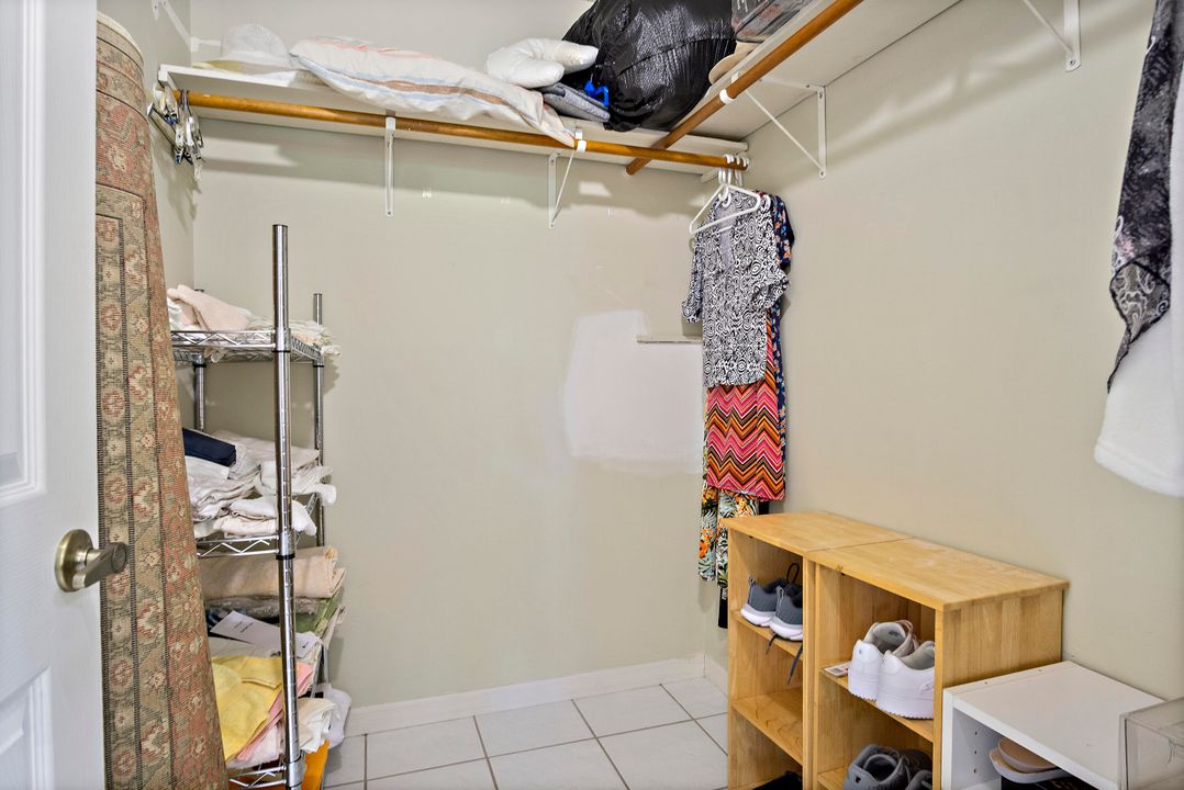 For Sale: $295,000 (2 beds, 2 baths, 1181 Square Feet)