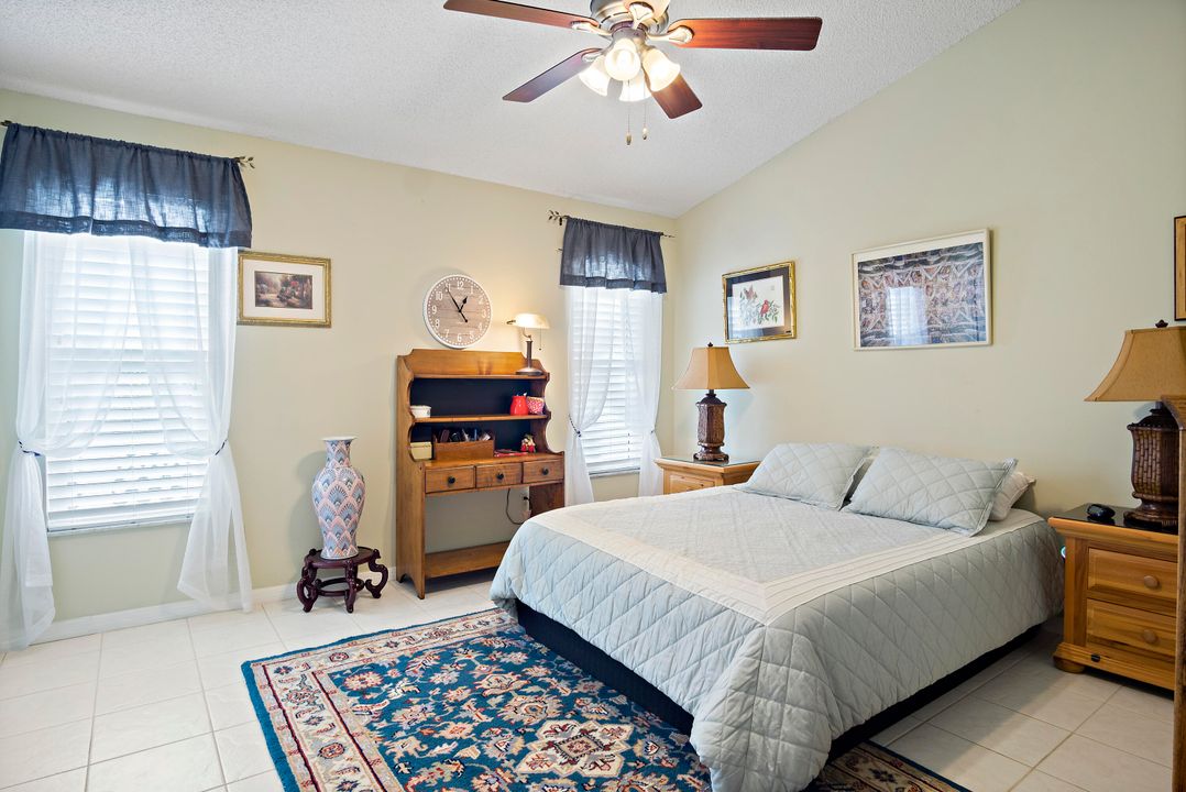 For Sale: $295,000 (2 beds, 2 baths, 1181 Square Feet)