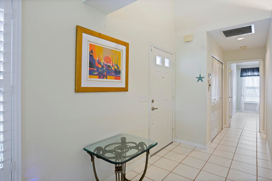 For Sale: $295,000 (2 beds, 2 baths, 1181 Square Feet)