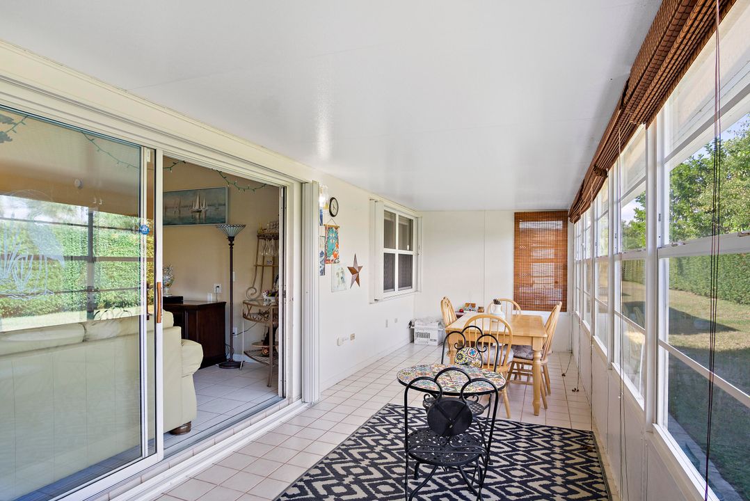 For Sale: $295,000 (2 beds, 2 baths, 1181 Square Feet)