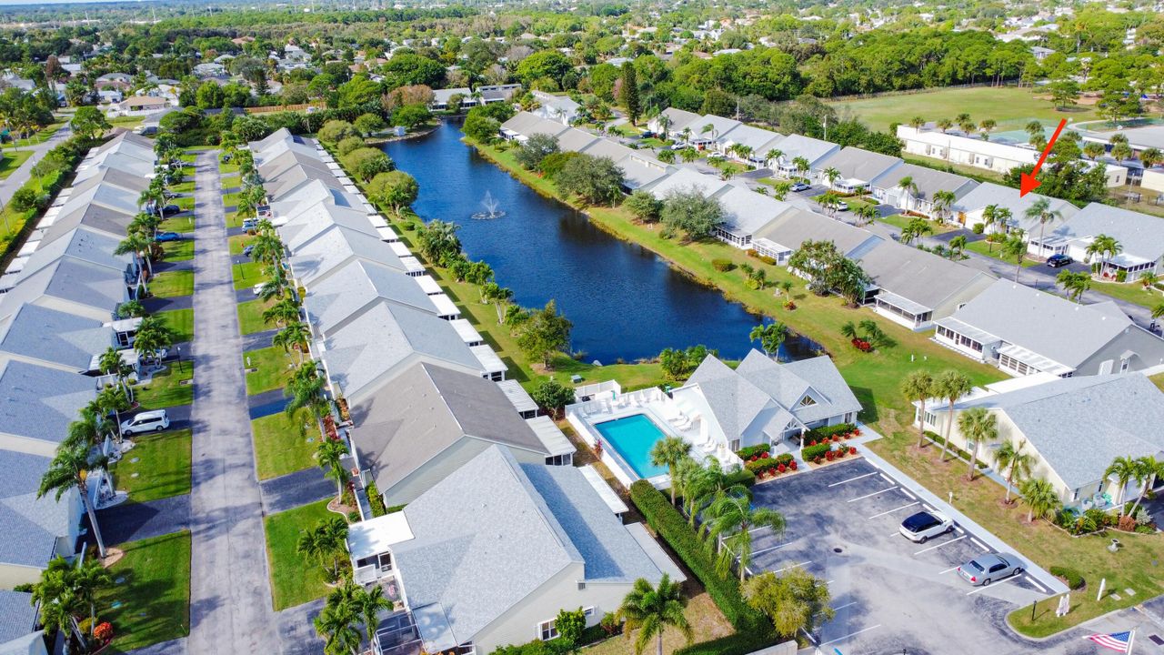 For Sale: $295,000 (2 beds, 2 baths, 1181 Square Feet)