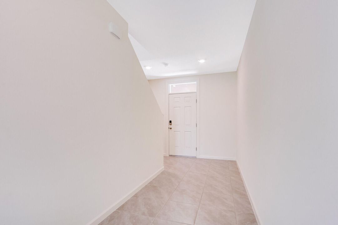 For Rent: $4,000 (5 beds, 3 baths, 2447 Square Feet)