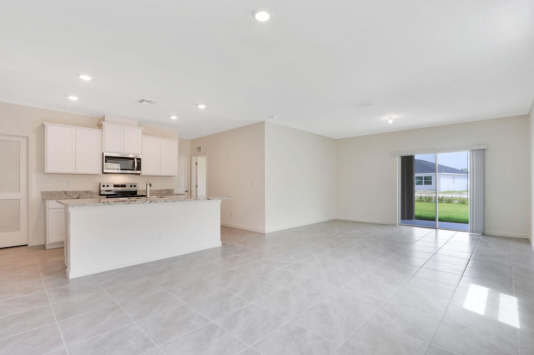 For Rent: $4,000 (5 beds, 3 baths, 2447 Square Feet)