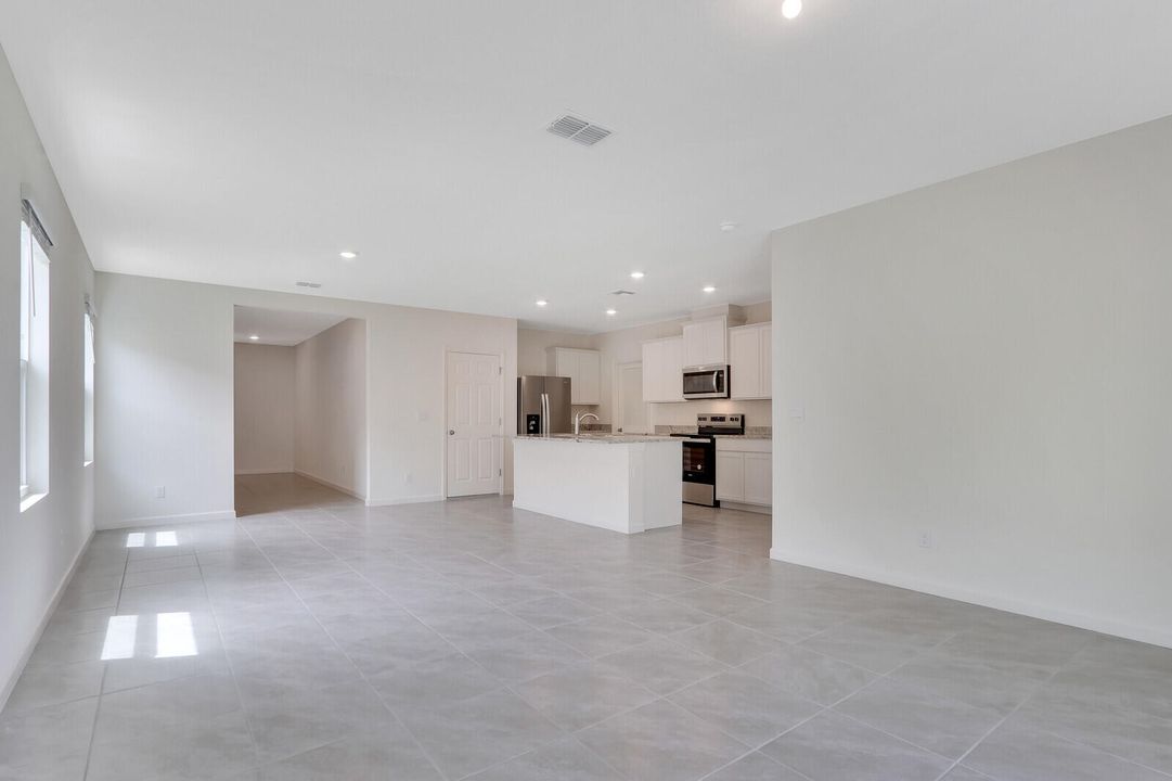 For Rent: $4,000 (5 beds, 3 baths, 2447 Square Feet)