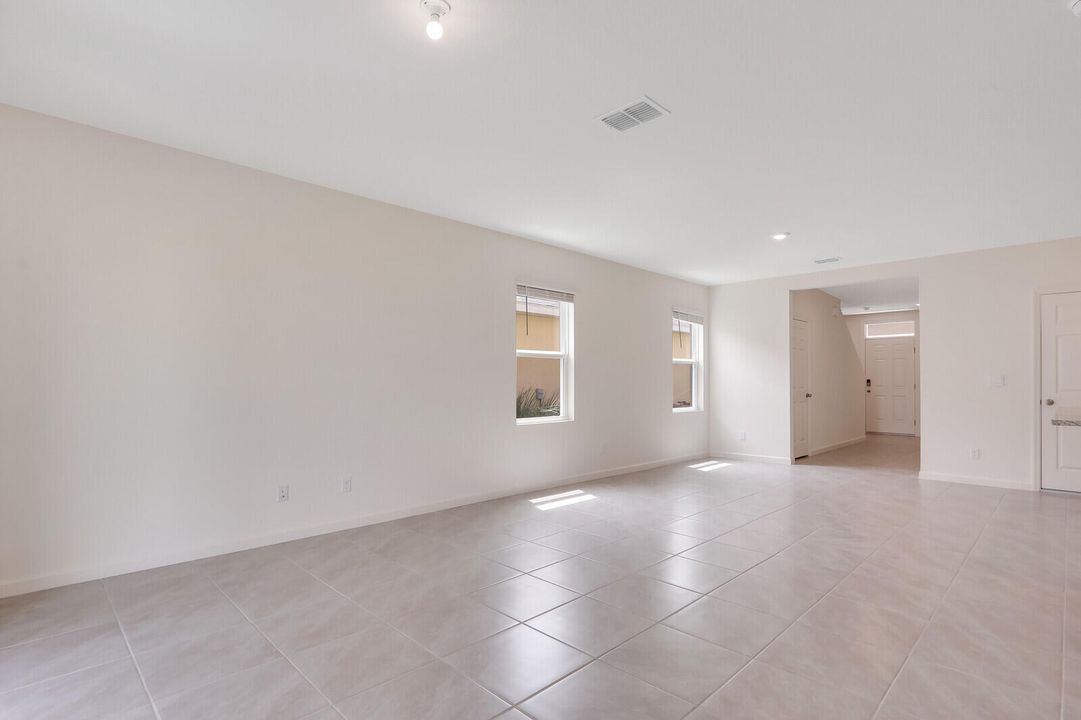 For Rent: $4,000 (5 beds, 3 baths, 2447 Square Feet)