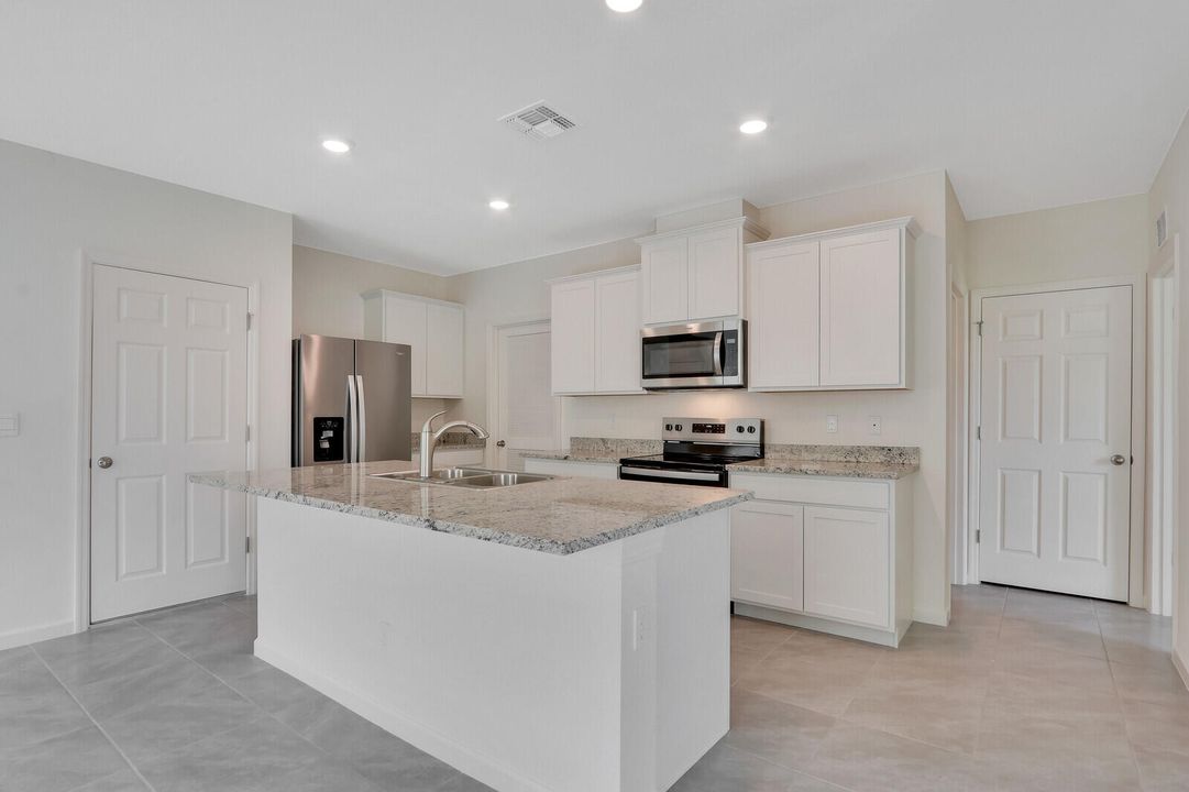 For Rent: $4,000 (5 beds, 3 baths, 2447 Square Feet)