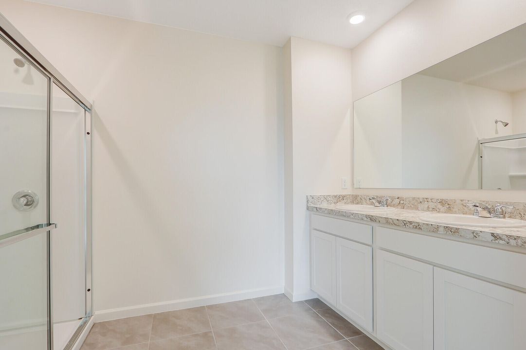 For Rent: $4,000 (5 beds, 3 baths, 2447 Square Feet)