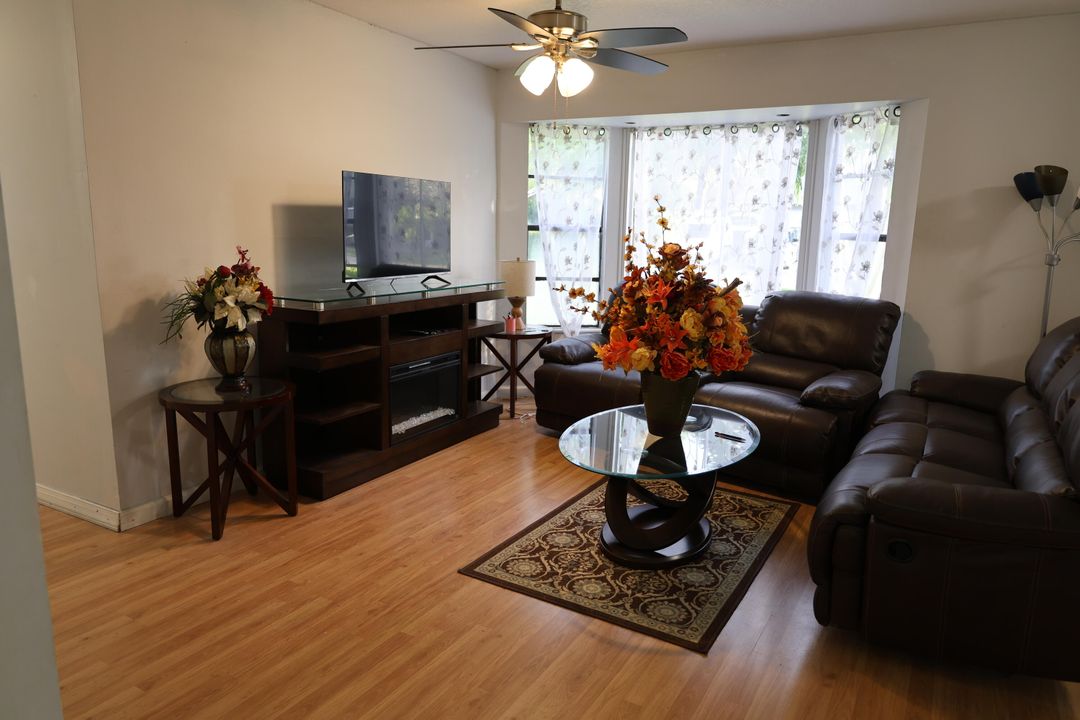 На продажу: $460,000 (4 спален, 2 ванн, 1707 Квадратных фут)