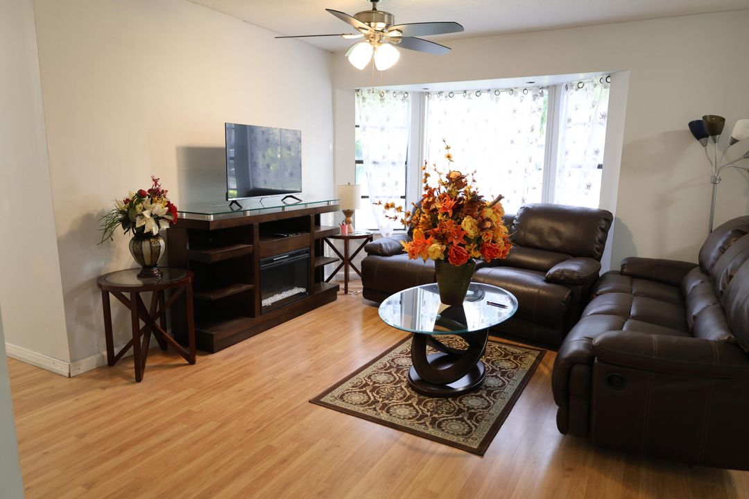 На продажу: $460,000 (4 спален, 2 ванн, 1707 Квадратных фут)