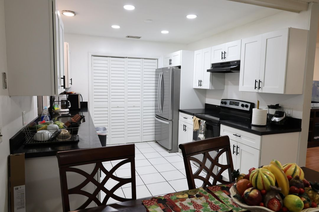 На продажу: $460,000 (4 спален, 2 ванн, 1707 Квадратных фут)