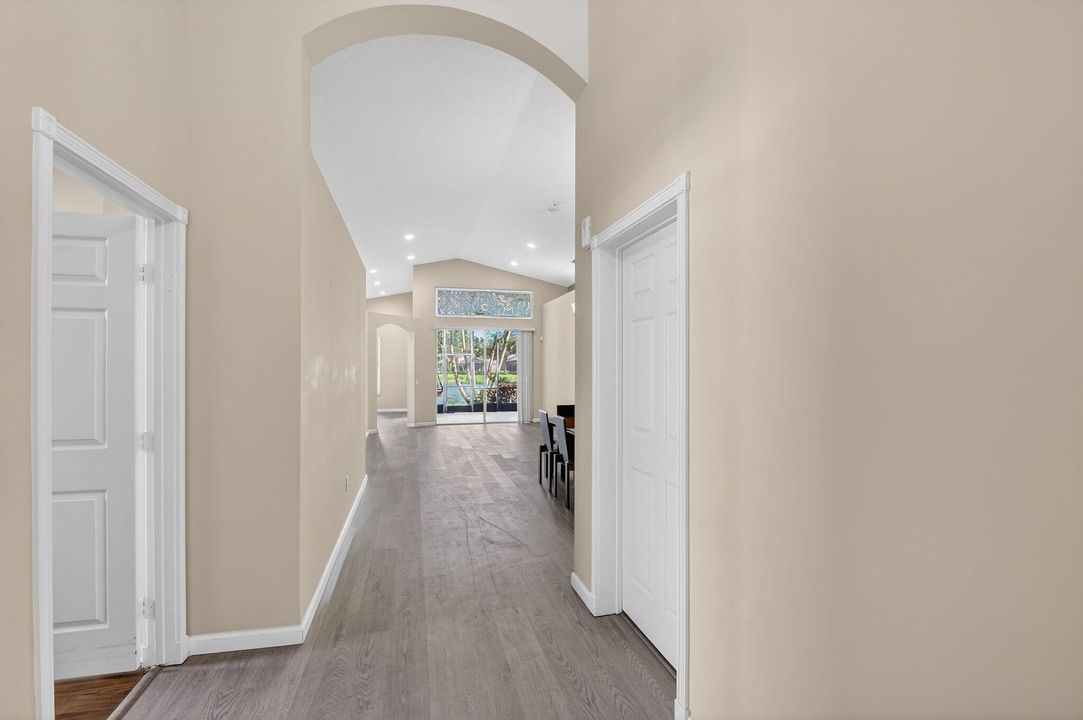 En Venta: $525,000 (3 camas, 2 baños, 2070 Pies cuadrados)