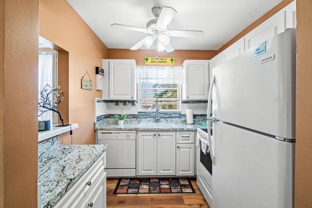 На продажу: $125,000 (1 спален, 1 ванн, 700 Квадратных фут)