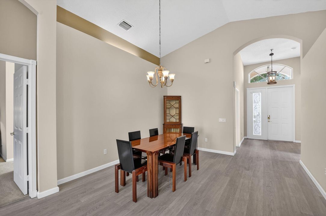 En Venta: $525,000 (3 camas, 2 baños, 2070 Pies cuadrados)