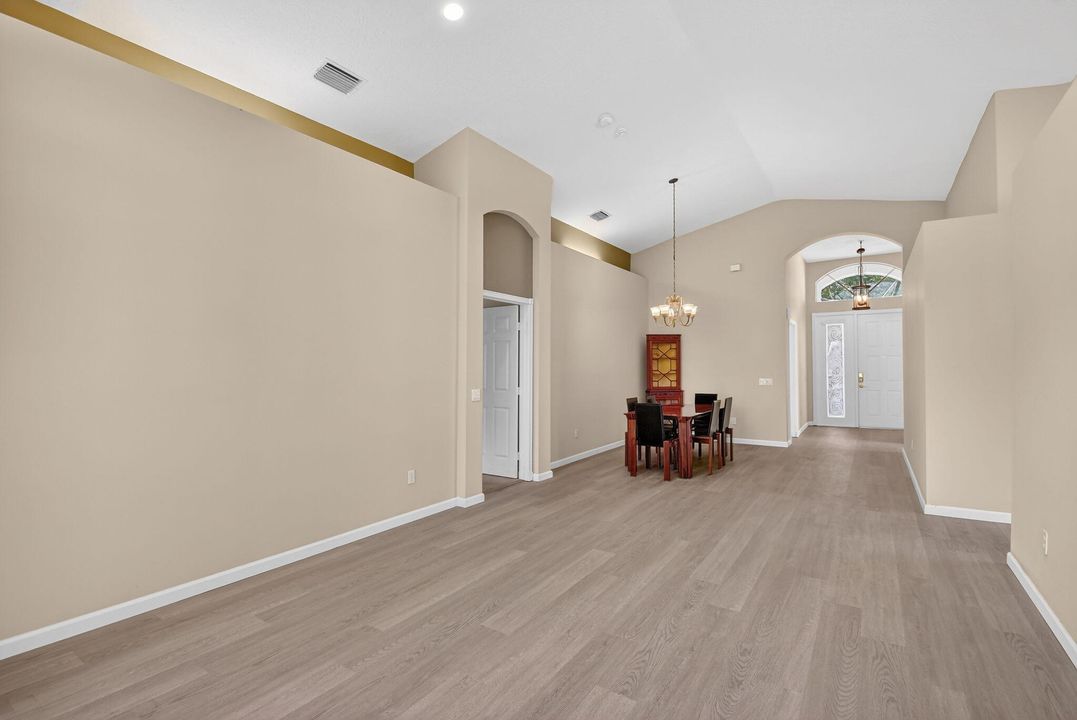 En Venta: $525,000 (3 camas, 2 baños, 2070 Pies cuadrados)