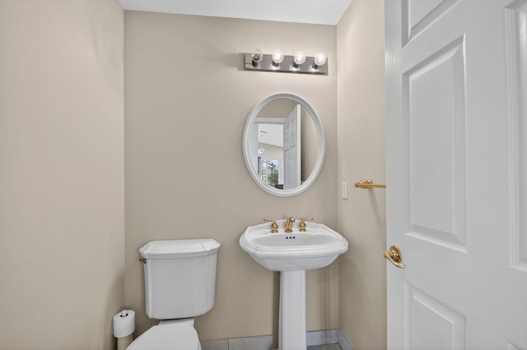 En Venta: $525,000 (3 camas, 2 baños, 2070 Pies cuadrados)