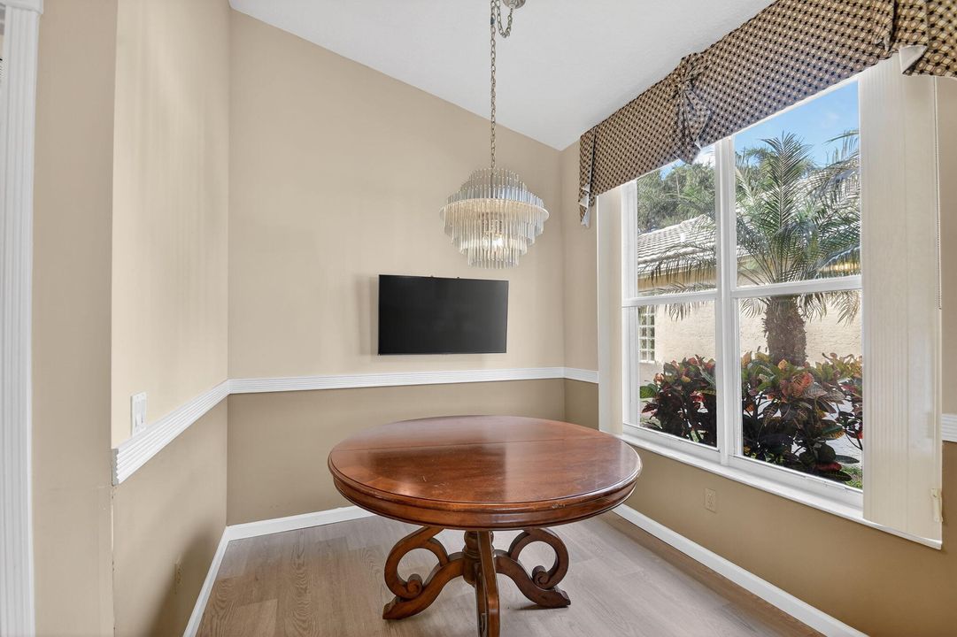 En Venta: $525,000 (3 camas, 2 baños, 2070 Pies cuadrados)