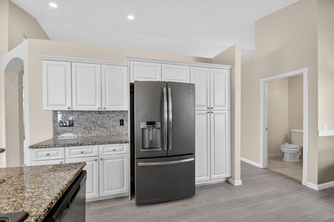 En Venta: $525,000 (3 camas, 2 baños, 2070 Pies cuadrados)