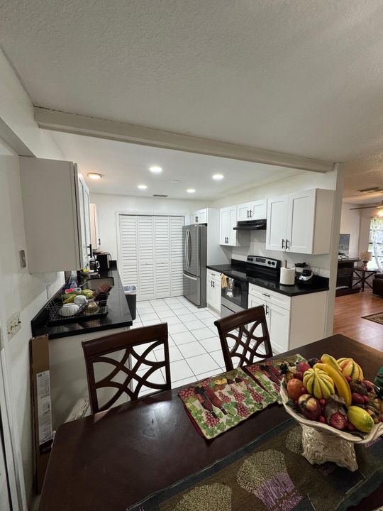 На продажу: $460,000 (4 спален, 2 ванн, 1707 Квадратных фут)