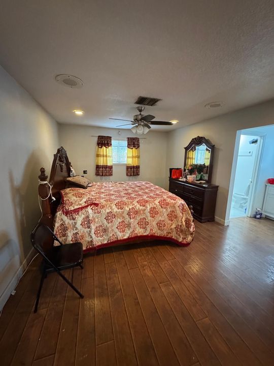 На продажу: $460,000 (4 спален, 2 ванн, 1707 Квадратных фут)