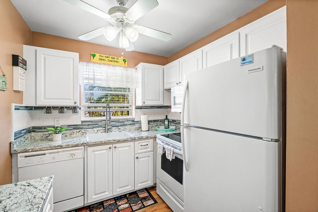 На продажу: $125,000 (1 спален, 1 ванн, 700 Квадратных фут)