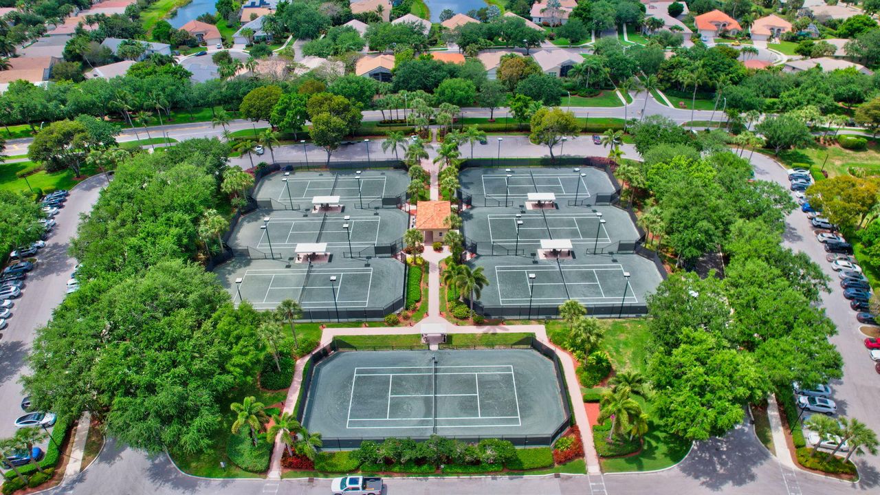 En Venta: $525,000 (3 camas, 2 baños, 2070 Pies cuadrados)