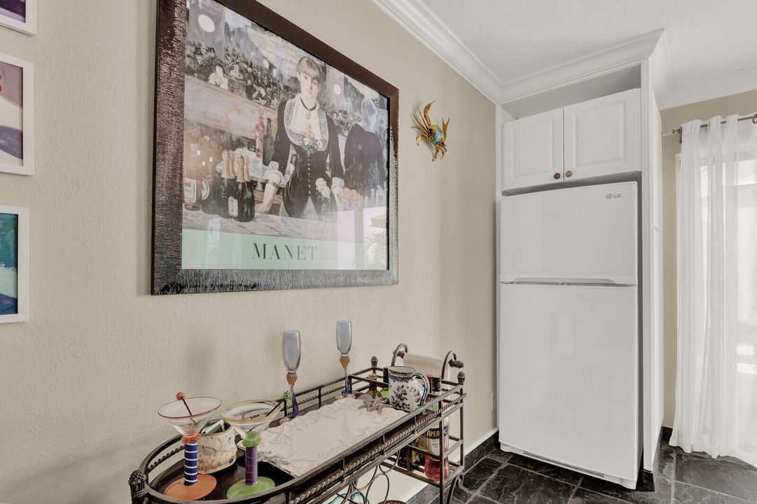 待售: $289,900 (1 贝兹, 1 浴室, 740 平方英尺)