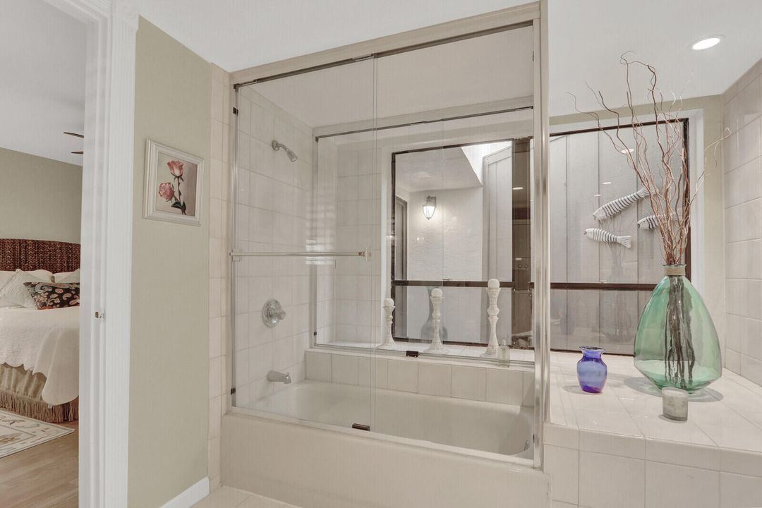 待售: $289,900 (1 贝兹, 1 浴室, 740 平方英尺)