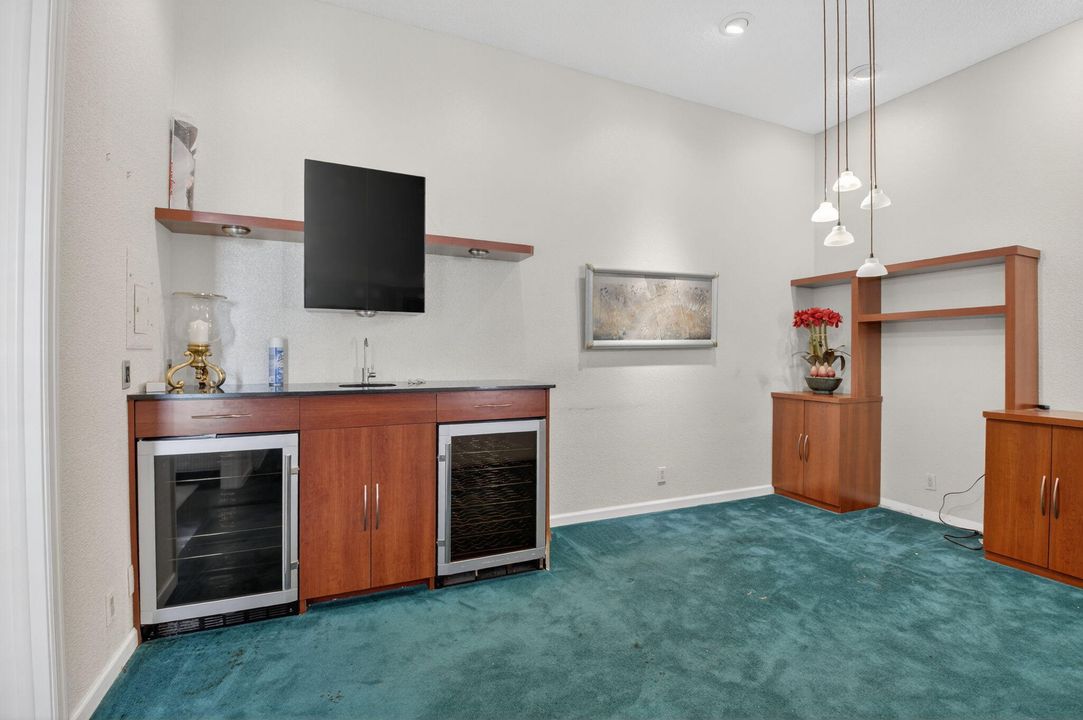 For Sale: $1,189,000 (4 beds, 2 baths, 3320 Square Feet)