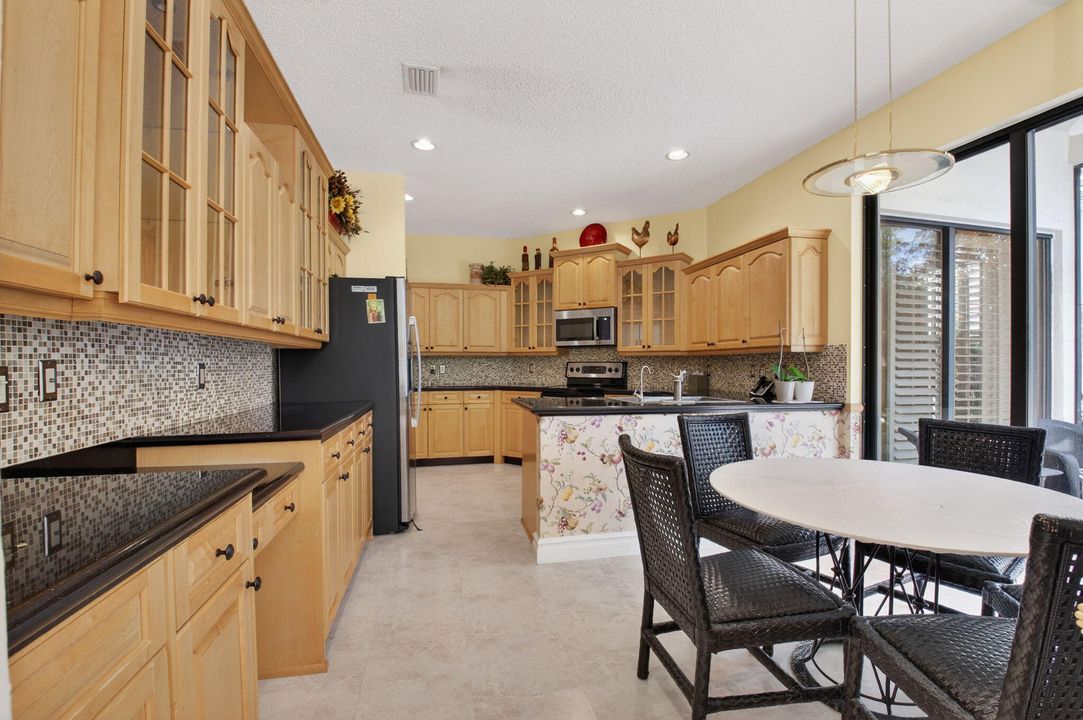 For Sale: $1,189,000 (4 beds, 2 baths, 3320 Square Feet)