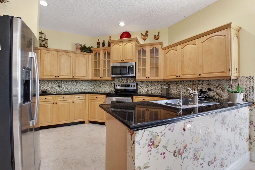 For Sale: $1,189,000 (4 beds, 2 baths, 3320 Square Feet)