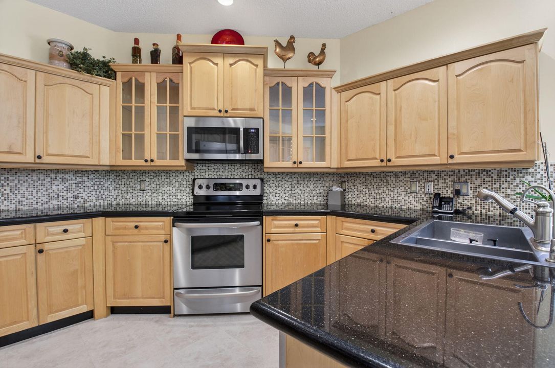 For Sale: $1,189,000 (4 beds, 2 baths, 3320 Square Feet)