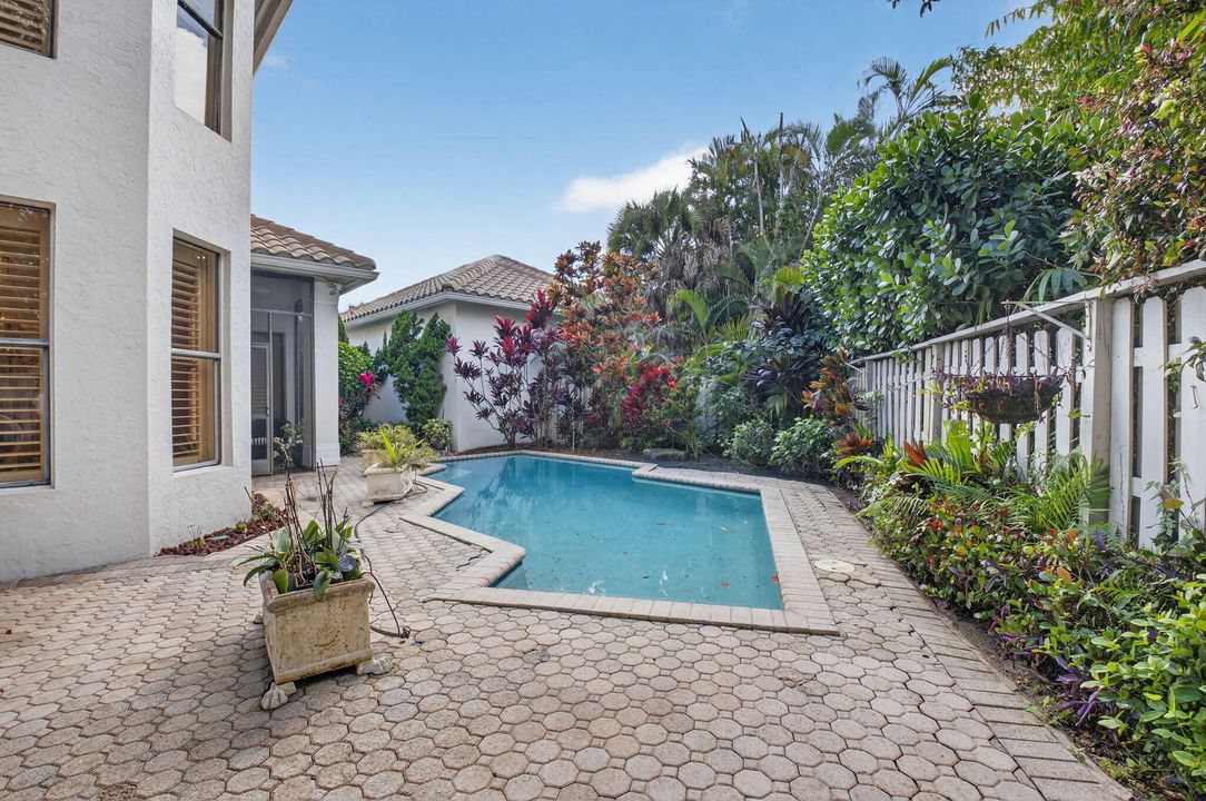 For Sale: $1,189,000 (4 beds, 2 baths, 3320 Square Feet)