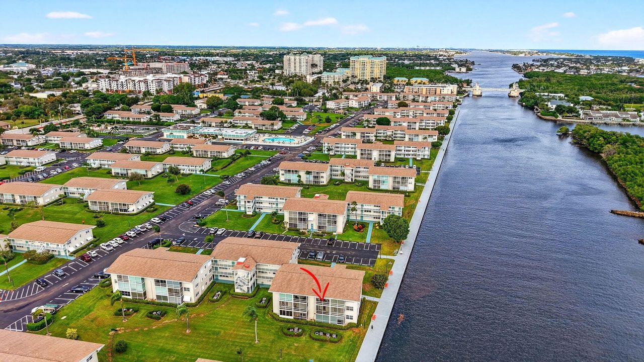 На продажу: $215,000 (1 спален, 1 ванн, 570 Квадратных фут)